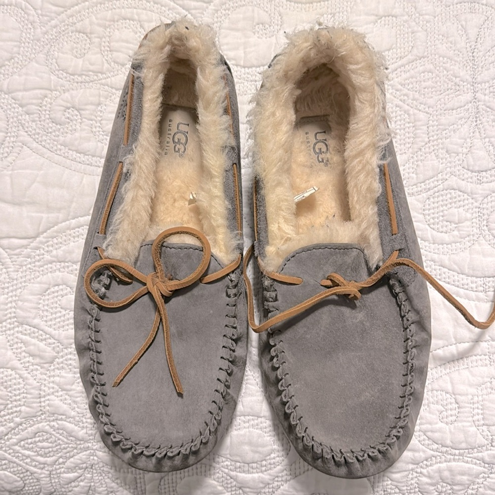 EUC Ugg loafer slippers 8